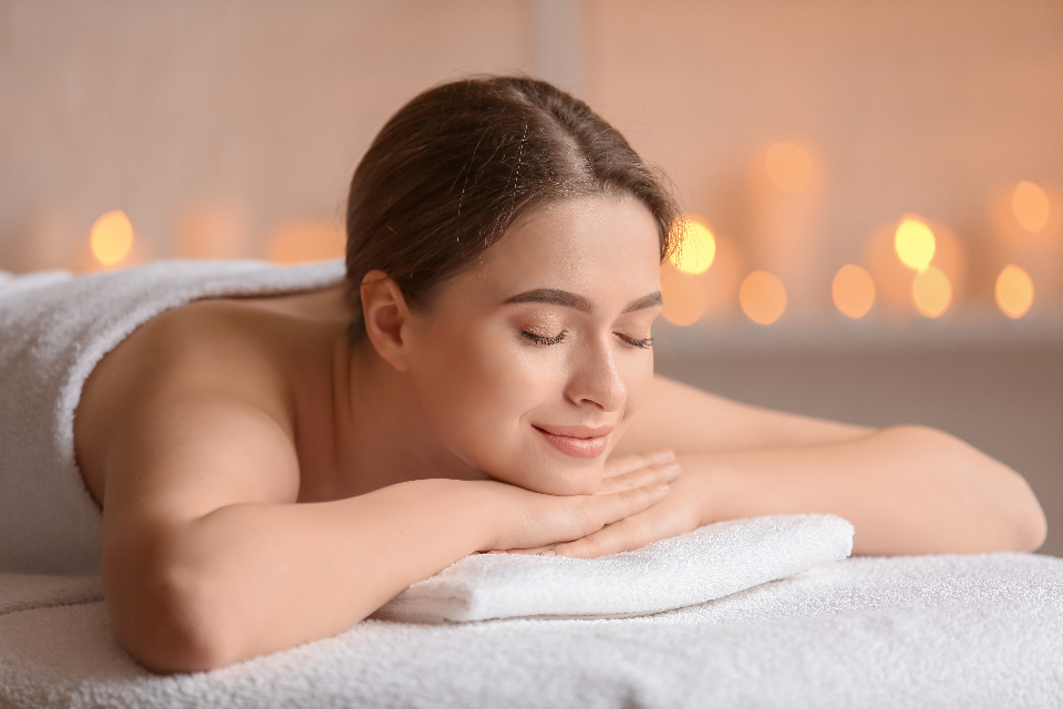 Soins du corps, détente et silhouette